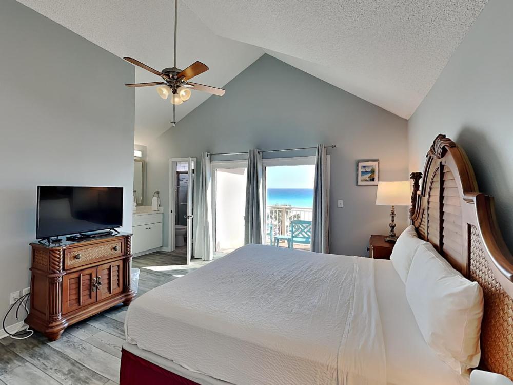 Three-Bedroom Apartment with Ocean View interior